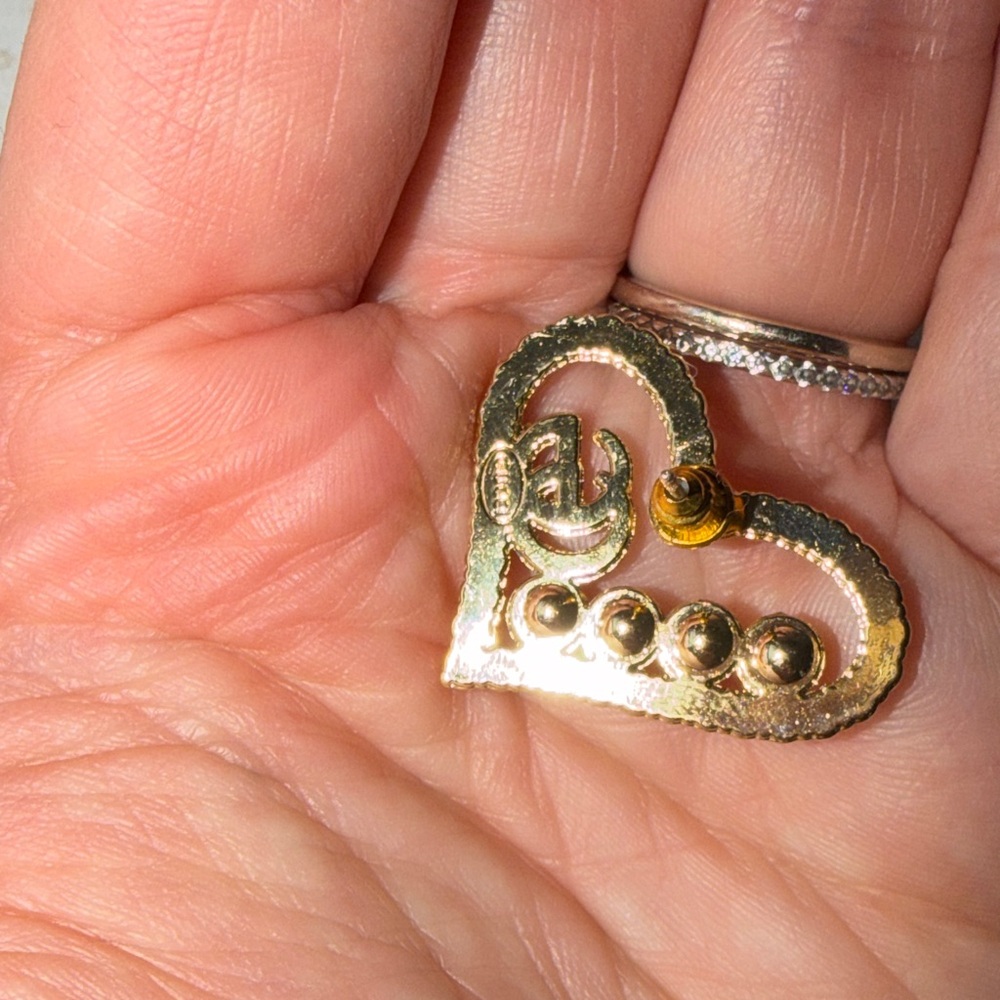 Gucci stud heart earrings - Picture 5 of 5
